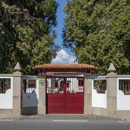 Quinta Fonte Cova - Minho's Guest بيت ضيافة *